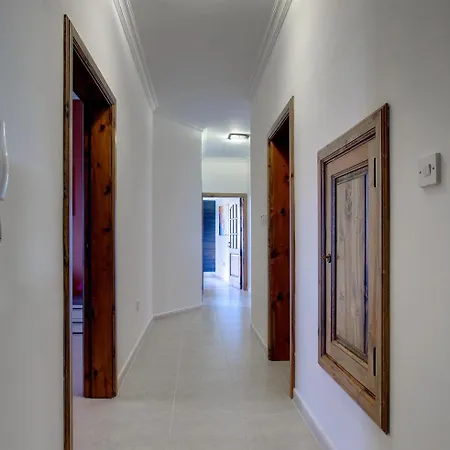 Cozy Apartment In St Paul'S Bay Exterior photo
